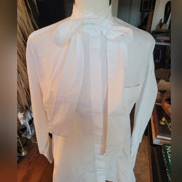 Valentino Classic White Blouse NWT - Picture 2 of 4